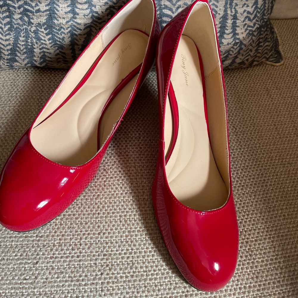 Red Patent Round-Toe Women’s Flats - Unbranded